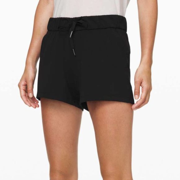 Lululemon On the Fly Short *2.5" Black 2 - Picture 2 of 16